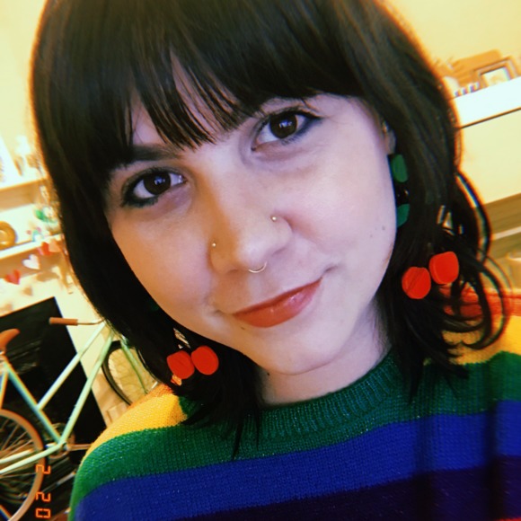 Meet your Posher, Courtney - Picture 1 of 1